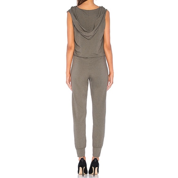 Monrow Green V-Neck Jumpsuit with Tapered Legs - Picture 2 of 6